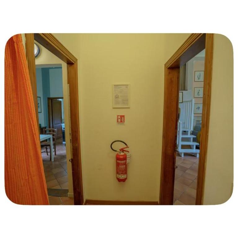 Tranquil Suite Near Museums and Train Station - Camera Tripla Basic con Bagno in Comune - 1
