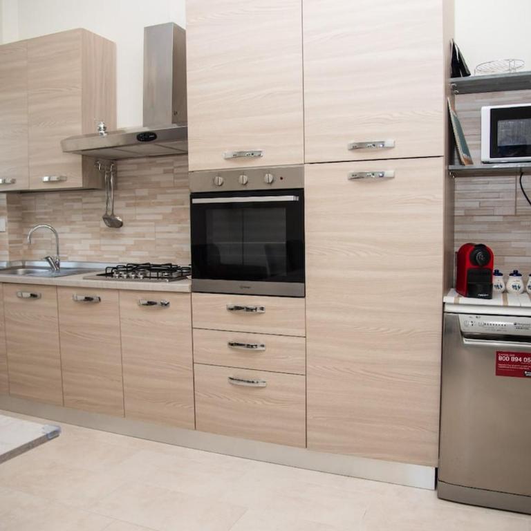 The GreenDen terrace, BBQ & table tennis - Appartamento con 2 Camere da Letto, Balcone e Terrazza - 6