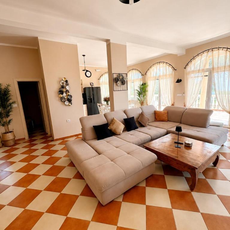 Villa Sky Mountain - Three-Bedroom Villa - 13