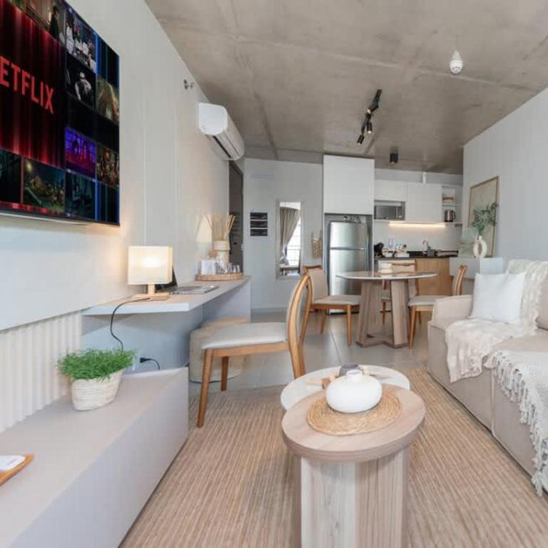 Chic Designer Flat Overlooking the City - Apartment - 4