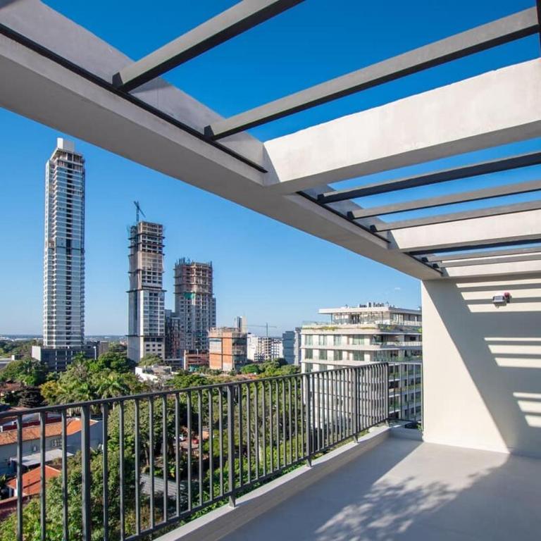 Chic Designer Flat Overlooking the City - Apartment - 19