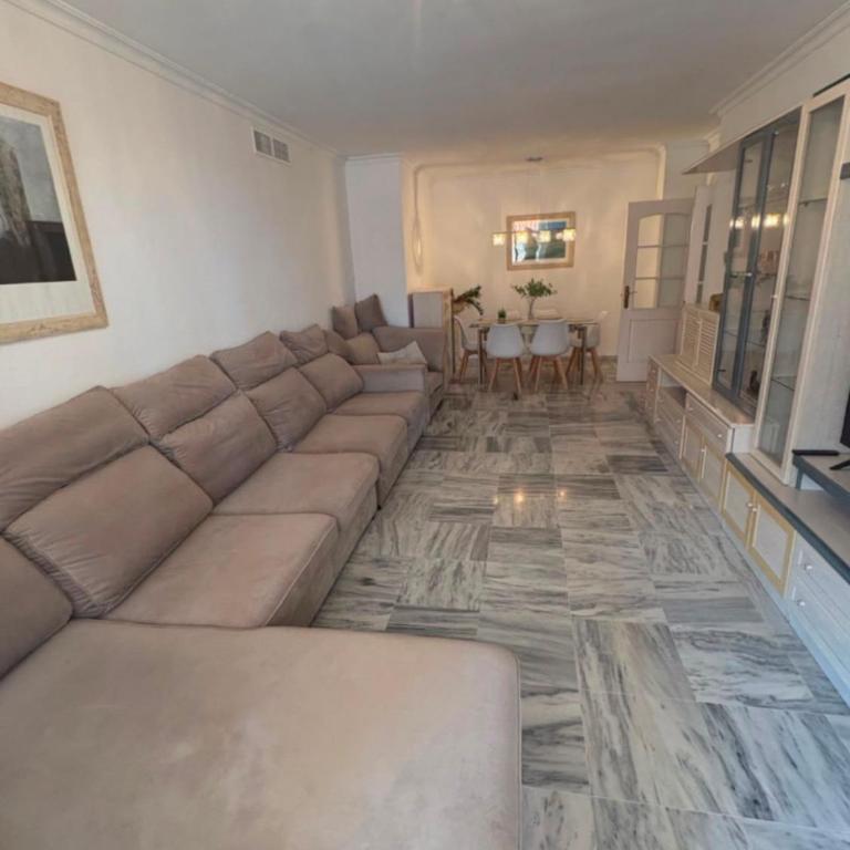 Relax & Swim Apartment - Three-Bedroom Apartment - 4