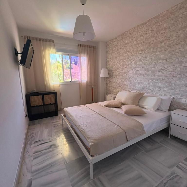 Relax & Swim Apartment - Three-Bedroom Apartment - 11