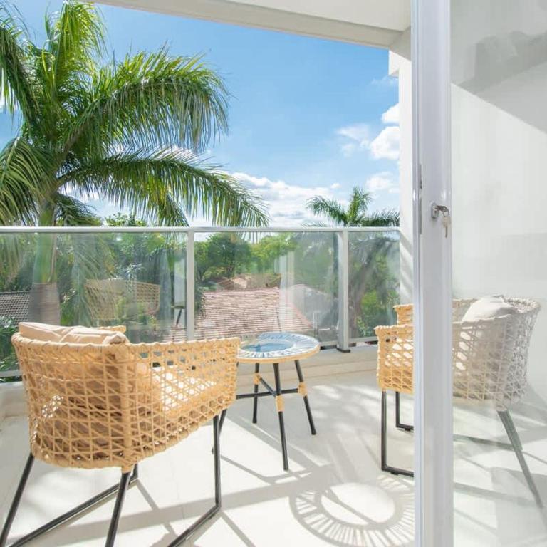 In the heart of Villamorra Rooftop Pool & BBQ - Apartment - 4