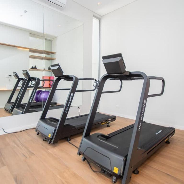 In the heart of Villamorra Rooftop Pool & BBQ - Apartment - 9