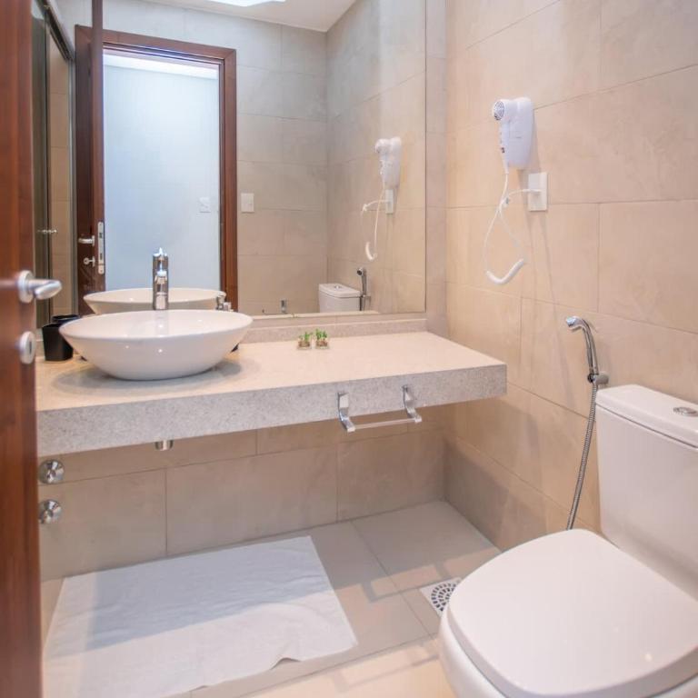 In the heart of Villamorra Rooftop Pool & BBQ - Apartment - 21