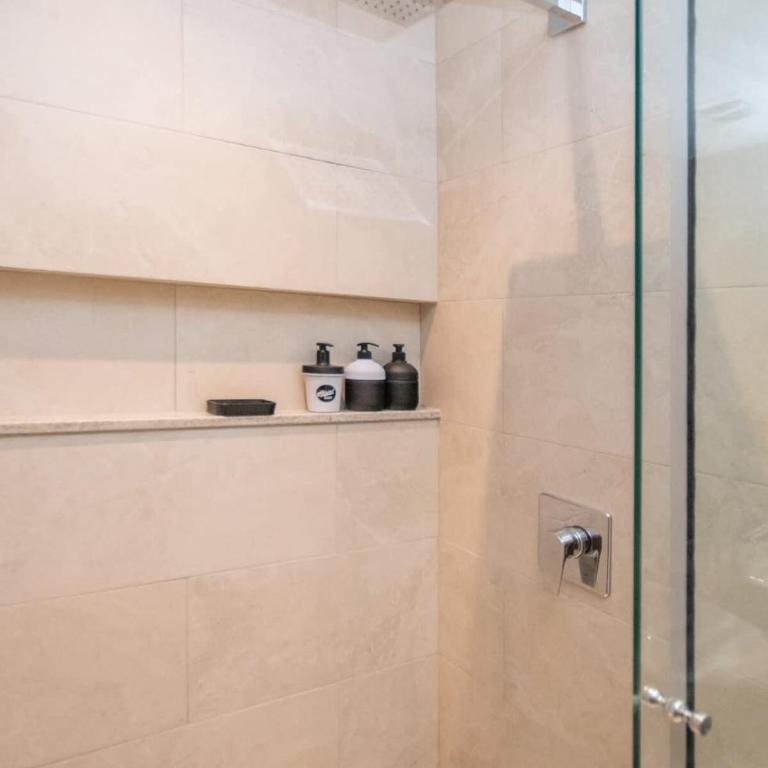 In the heart of Villamorra Rooftop Pool & BBQ - Apartment - 22