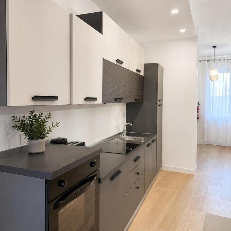 Milano City Suite - Elegance Steps from Duomo - Appartamento con 2 Camere da Letto - 7