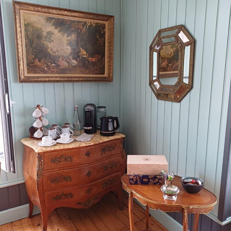 Maison d'Hôtes L'Intemporelle - Chambre Double avec Salle de Bains Privative - 36