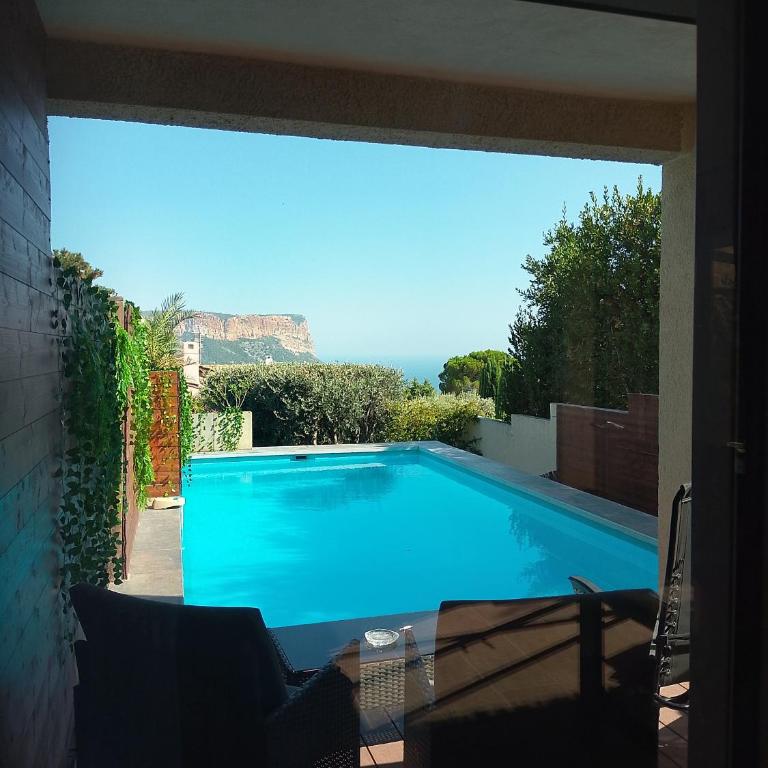 Suite vue mer, grande piscine et spa extérieur privatifs,climatisation et parking - Appartement 1 Chambre - 8