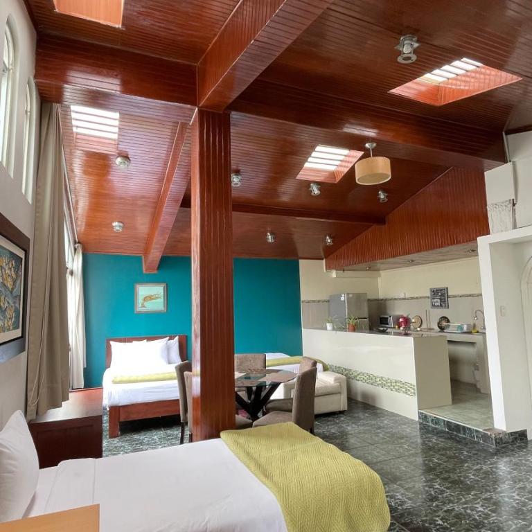 Residencial Alfa Hotel - Habitación Familiar con baño privado - 5