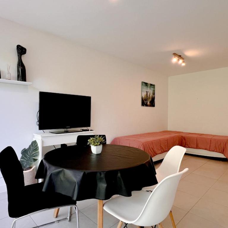 Depto Al A - Depto Zona Playa Grande para 4 PAX Con Cochera - Hola Sur - One-Bedroom Apartment with Balcony - 6