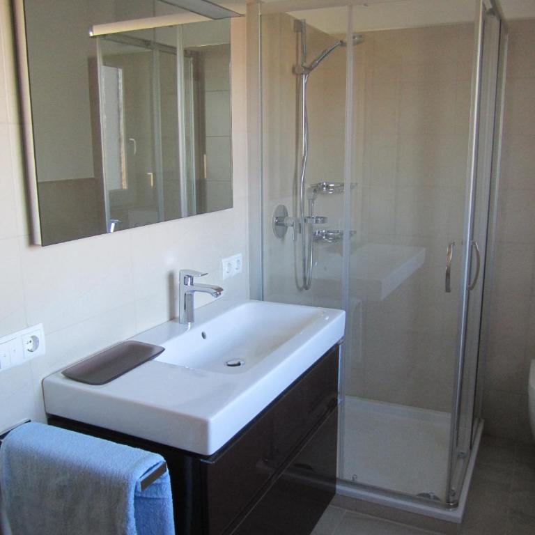 Ferienwohnungen Tollhof - Near Bolzano and castles, with a guest card for families and couples, offering panoramic views - Apartamento de 2 dormitorios con balcón - 8
