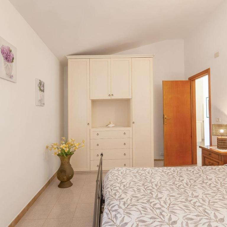 Appartamenti i Tigli 1 - Appartamento con 2 Camere da Letto e con Vista Montagna - 12