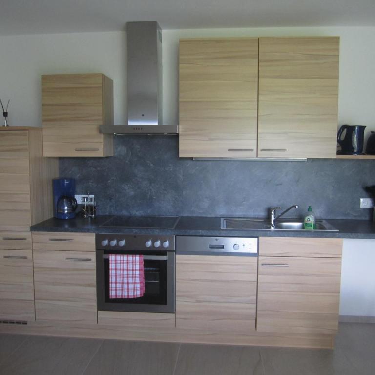 Ferienwohnungen Tollhof - Near Bolzano and castles, with a guest card for families and couples, offering panoramic views - Apartamento de 2 dormitorios con balcón - 9