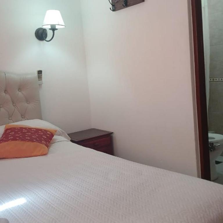 Hostal de las Flores - Queen Room - 1