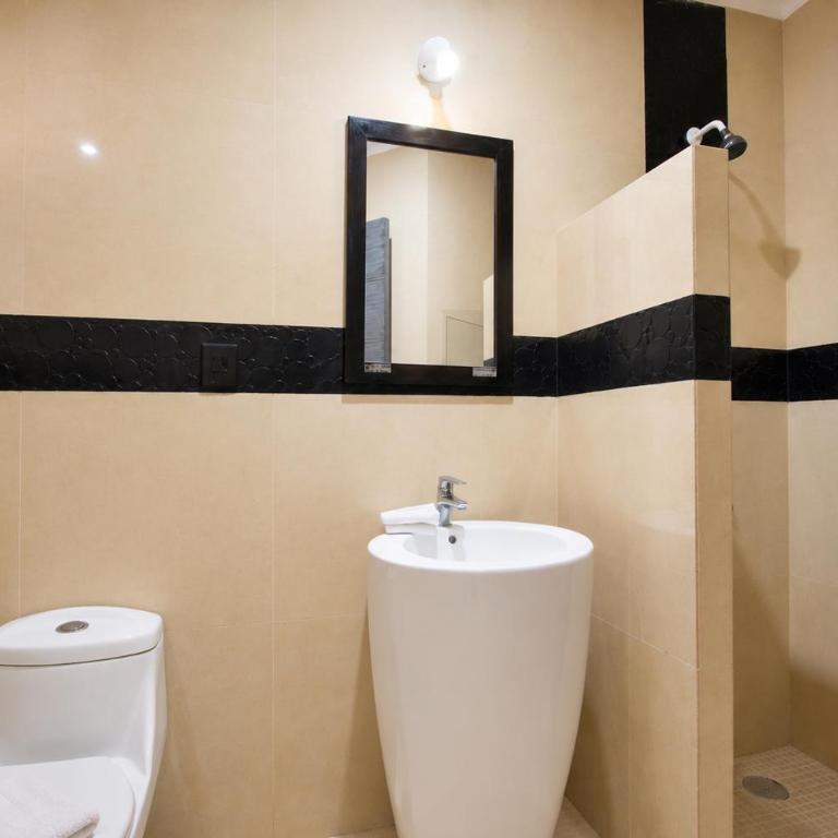 Aruma Suites - Standard King Room - 4