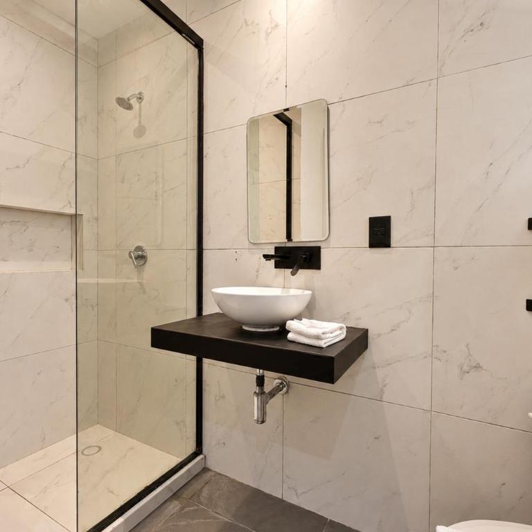 Aruma Suites - Superior King Room - 4