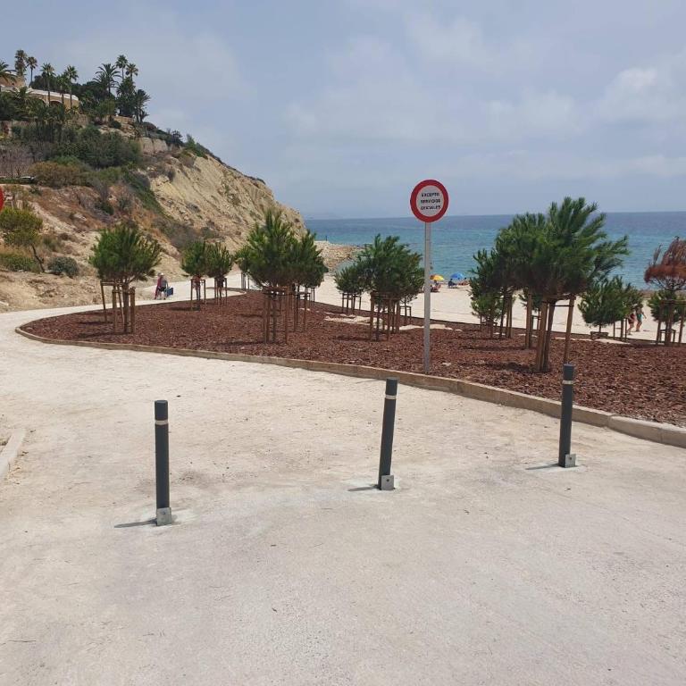Chameleon Beachfront Ibiza Style - Apartment mit 2 Schlafzimmern, Terrasse und Meerblick - 4