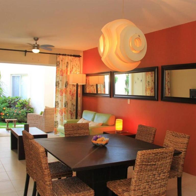 Ground floor Condo, Steps from Coco Beach and 5th Av - Apartment - 7