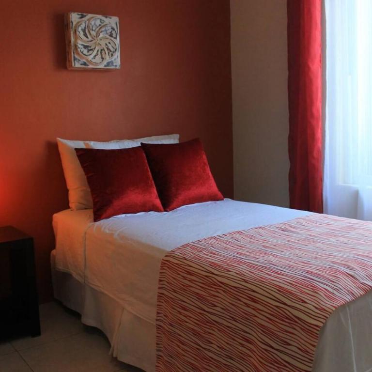 Ground floor Condo, Steps from Coco Beach and 5th Av - Apartment - 16