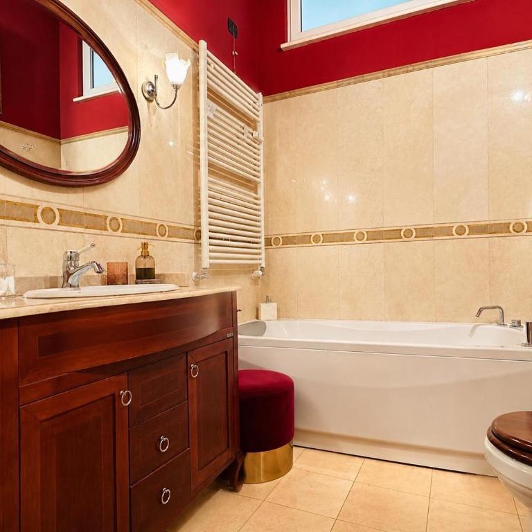 ComeCasa Duomo Elegant Retreat - Two-Bedroom Apartment with Balcony - 38