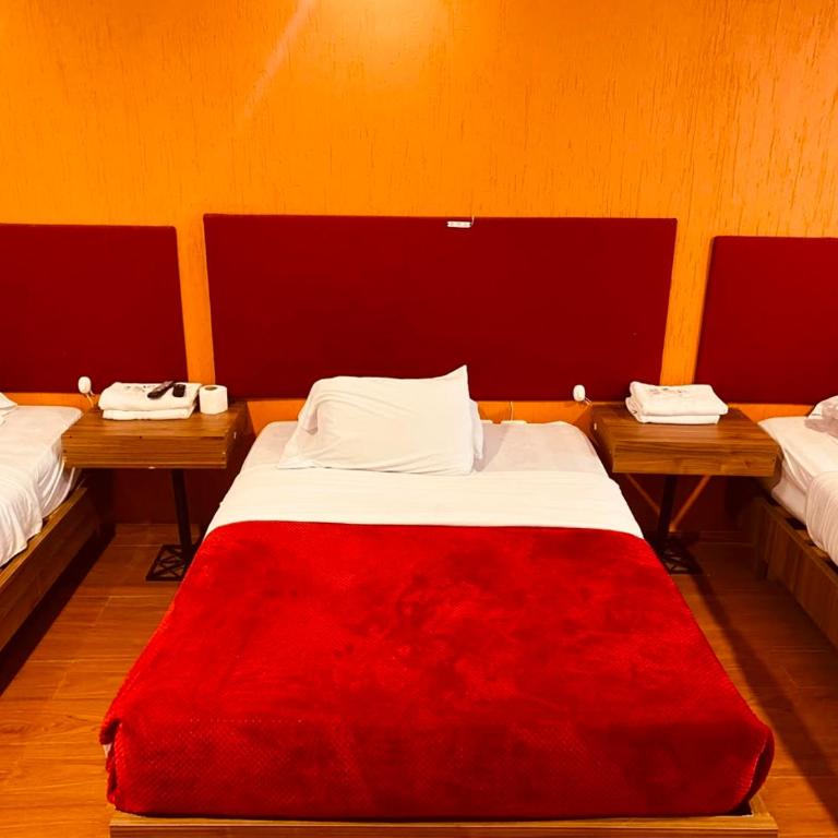 Hostal NIZZA - Habitación Cuádruple Estándar - 4