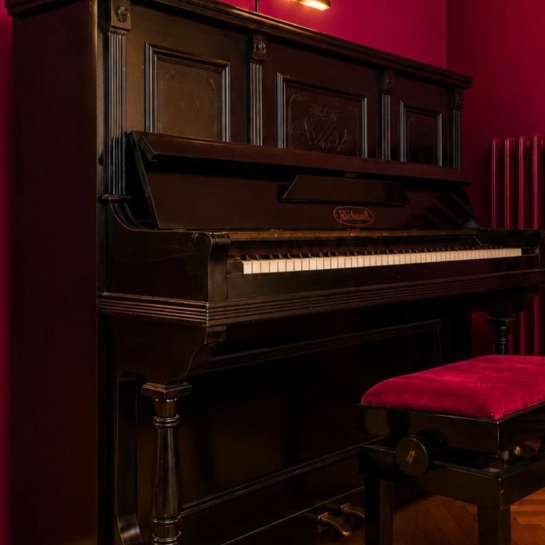 ComeCasa Duomo Elegant Retreat - Two-Bedroom Apartment with Balcony - 12