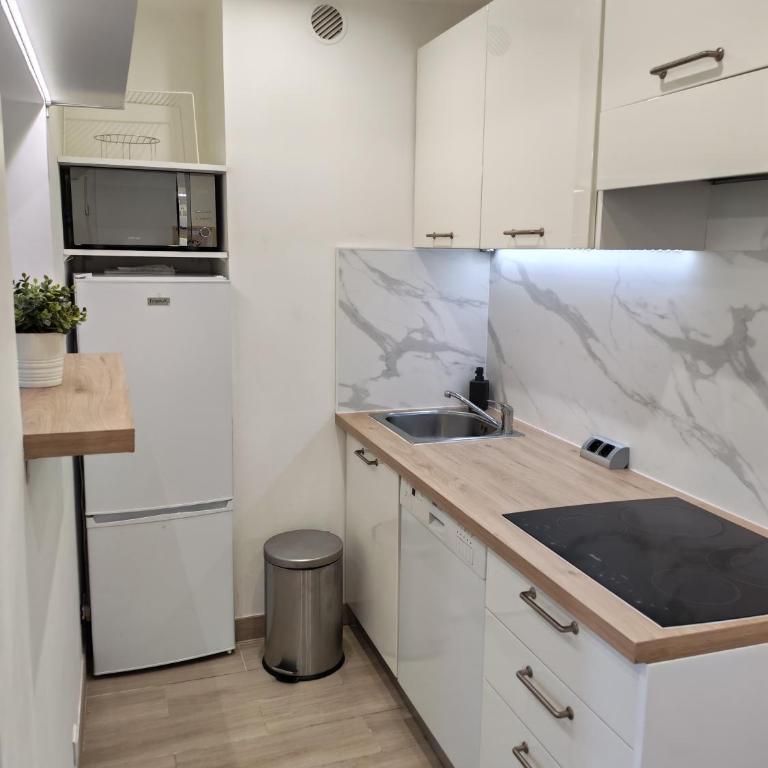 2 pièces au calme avec terrasse et climatisation - Apartamento de 1 dormitorio - 7