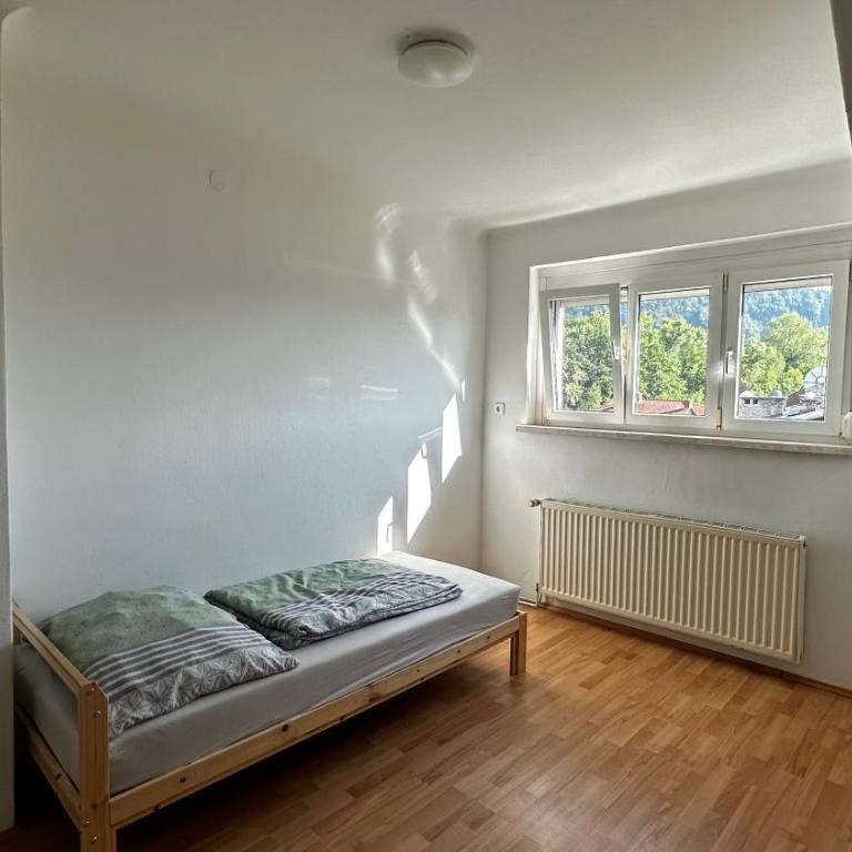 Monteurwohnung - Charmante und praktische Wohnung - Apartment mit 3 Schlafzimmern - 5