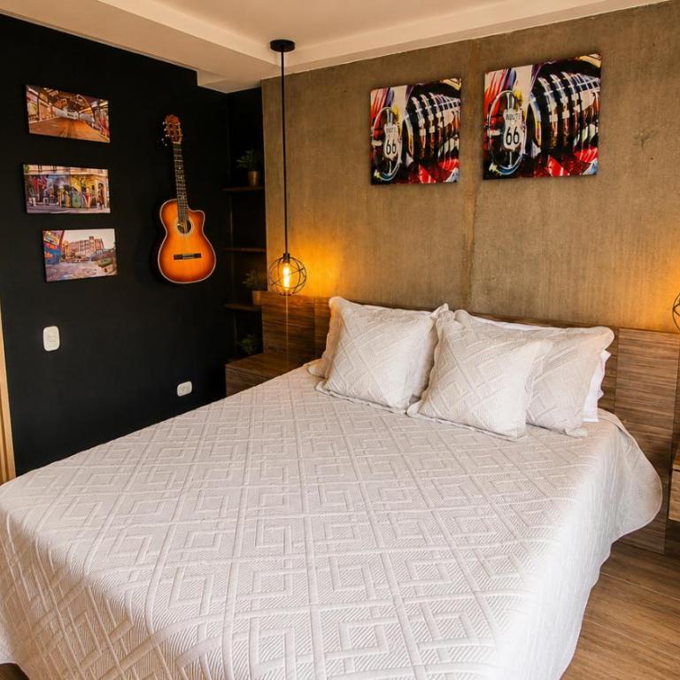Stylish Loft in Laureles-Gorgeous views - One-Bedroom Apartment - 12