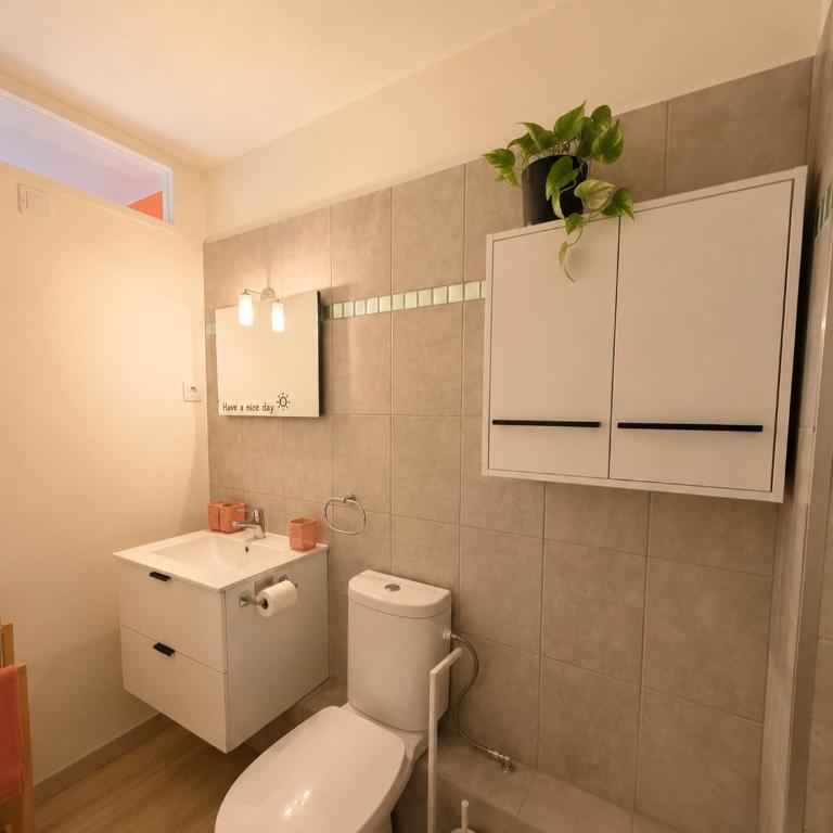 La Grande Motte - Studio double cabine 4-5p - Plage à pied - Parking privé - Terrasse - Apartment mit 1 Schlafzimmer - 14