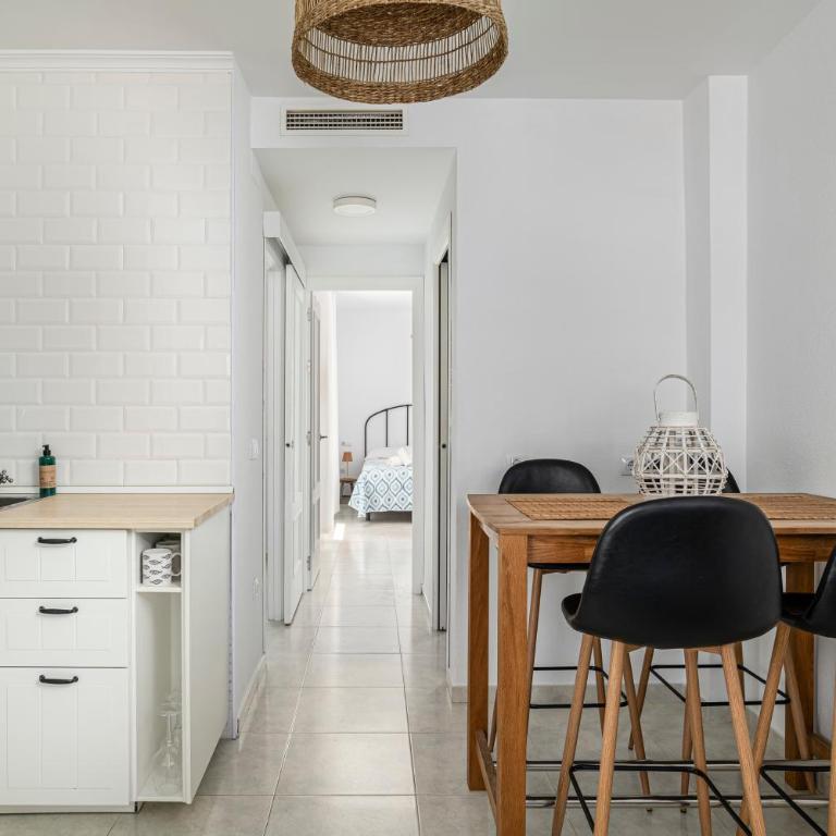 Apartamento a 10 min de la playa y azotea con vistas a conil - Apartment mit 2 Schlafzimmern - 4