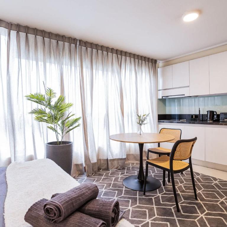 Descubre el Encanto de Las Condes en este Studio - Studio - 3