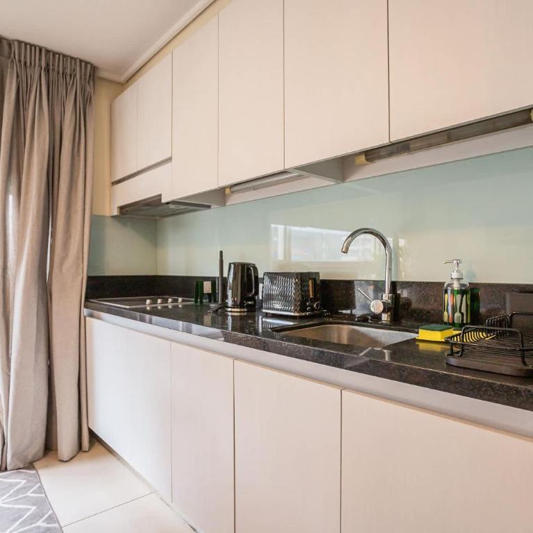 Descubre el Encanto de Las Condes en este Studio - Studio - 6