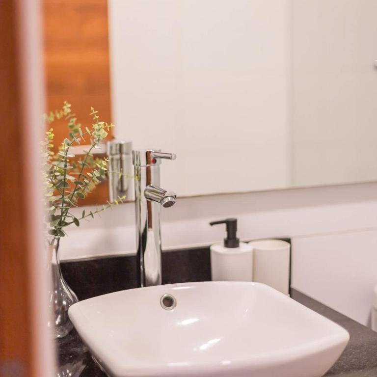 Descubre el Encanto de Las Condes en este Studio - Studio - 9