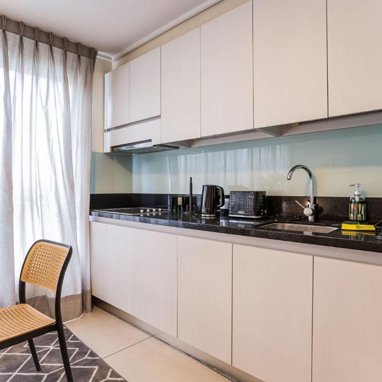 Descubre el Encanto de Las Condes en este Studio - Studio - 26