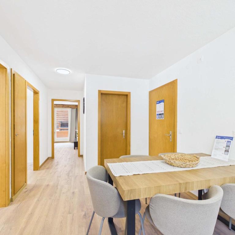 Cozy Alpine Escape for Families & Groups near Saas - Apartment - 3