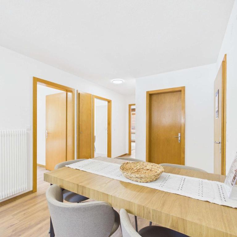 Cozy Alpine Escape for Families & Groups near Saas - Apartment - 4