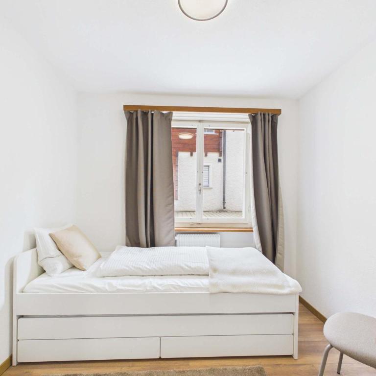 Cozy Alpine Escape for Families & Groups near Saas - Apartment - 10