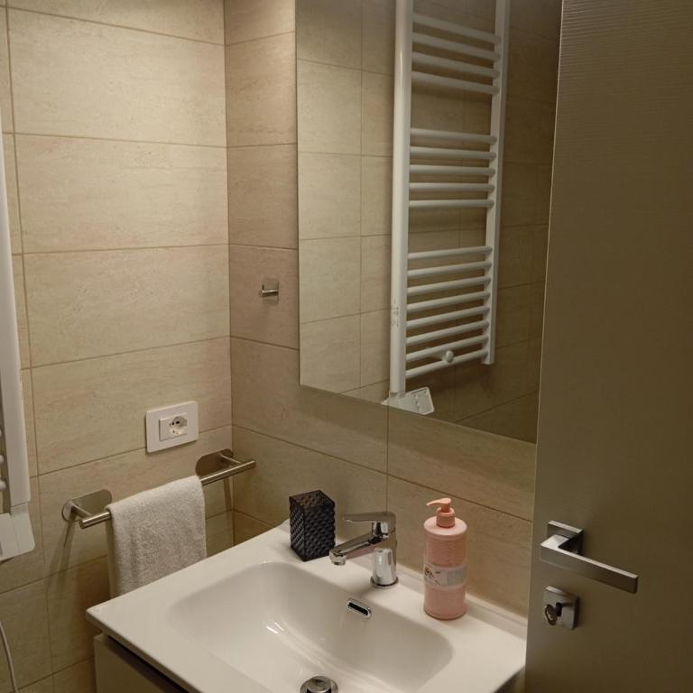 Villa Maldera-case vacanza-loft- loft queen specchio - Habitación Deluxe - 1 cama grande - 21