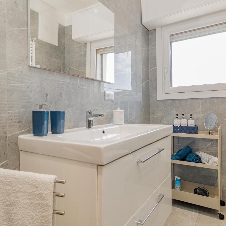Top Floor 16 Milano - Affitti Brevi Italia - Twin Room with Shared Bathroom - 1