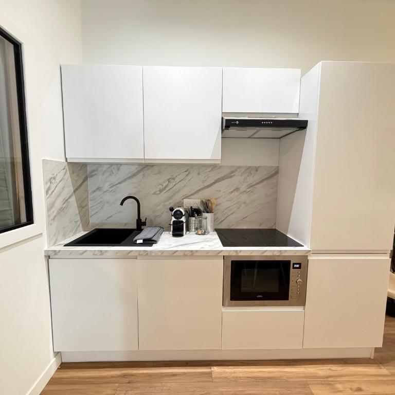 11 rue ROUGUIERE - Appartement 2 Pièces - 7