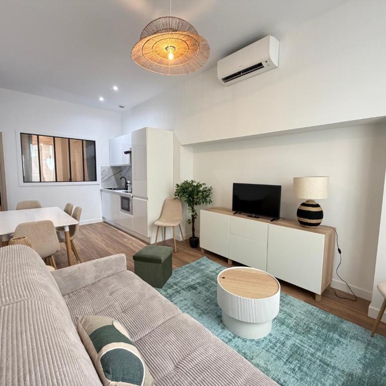 11 rue ROUGUIERE - Appartement 2 Pièces - 11