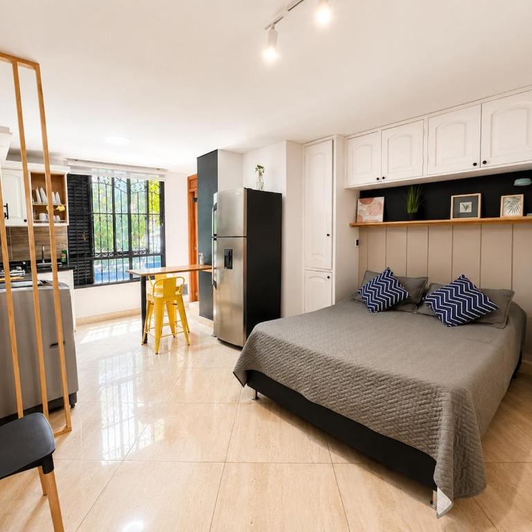 Modern loft, excellent Wi-Fi and good location - One-Bedroom Apartment - 4