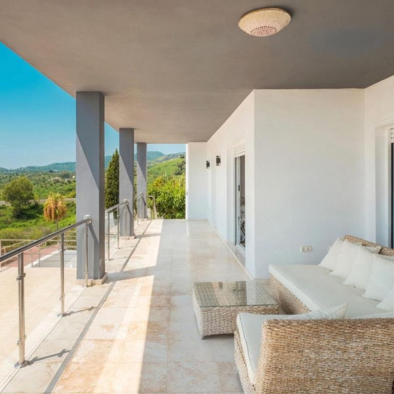 Exclusive Malaga Villa with Sea Views and Rooftop Terrace - Villa Deluxe - 5