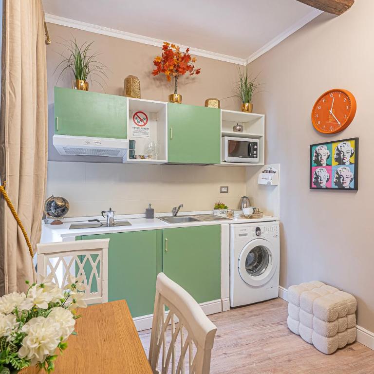 Minerva Pantheon Suites - One-Bedroom Apartment - 3