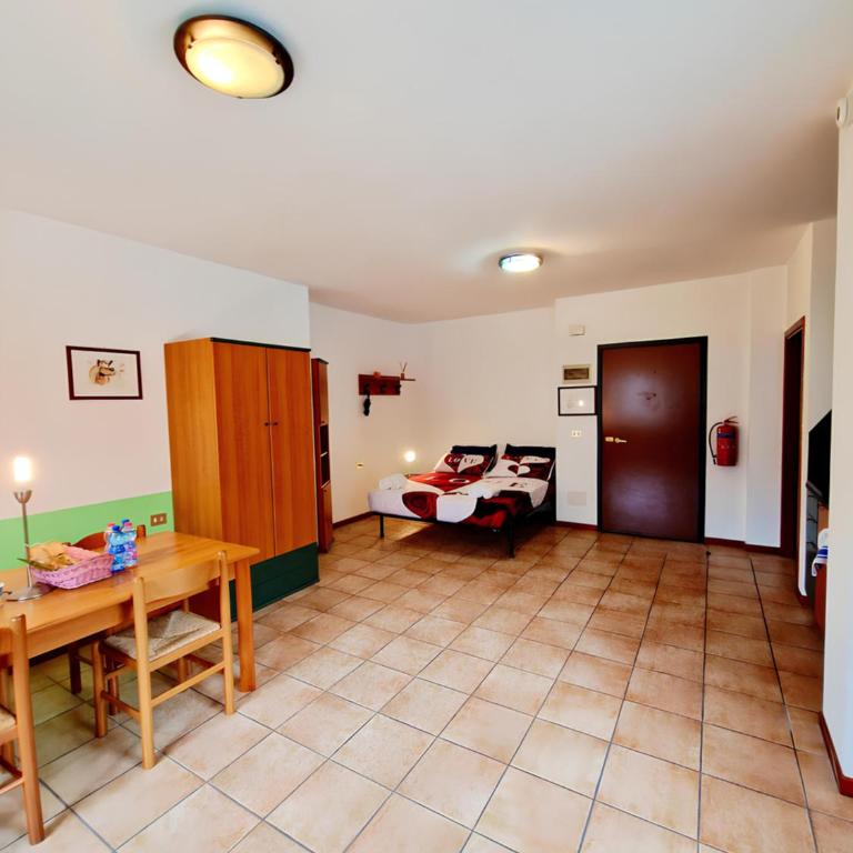 Bernina Next Stop - 30 Steps trains stations - Central Tirano - Maison 1 Chambre - 8