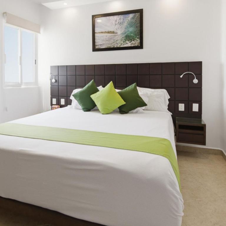 Oceanfront Apartments Vivo Resorts Puerto Escondido - Two-Bedroom Apartment with Balcony and Sea View - 2