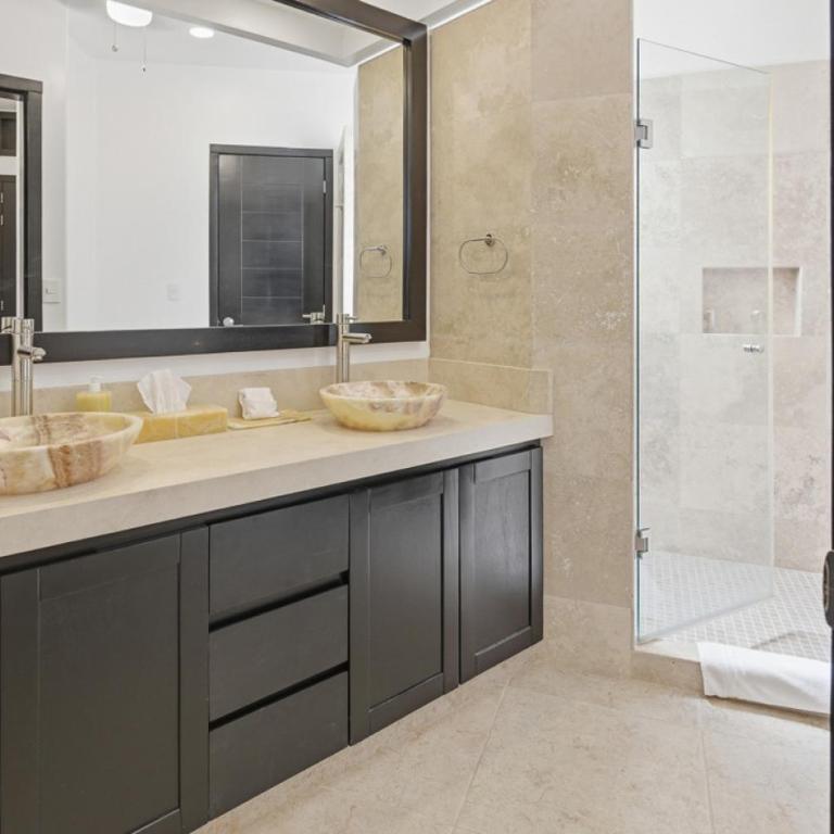 Oceanfront Apartments Vivo Resorts Puerto Escondido - Two-Bedroom Apartment with Balcony and Sea View - 3